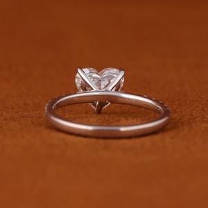 Bague de fiançailles en argent sterling 925 avec diamant moissanite taille cœur de 2,0 CT, nouveau style classique, sertissage à griffes pour les mariages - Product Image 3