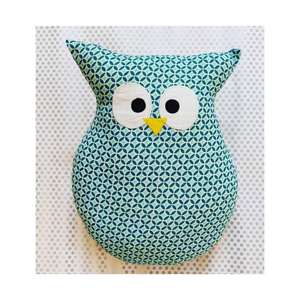 หมอนอิงปักลายนกฮูก ขนาด 16x16 นิ้ว ผลิตจากผ้าฝ้าย 100% ใช้สีธรรมชาติ สำหรับขายส่งจำนวนมาก จัดส่งรวดเร็ว และมีบริการสกรีนโลโก้ตามสั่ง - Product Image 2