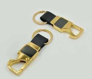 Llavero Abridor Compacto en Metal o Plástico Duradero y Ligero Ideal para Viajes Uso al Aire Libre o Favores de Fiesta - Product Image 2