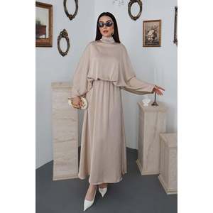 Robe en satin jacquard blanc cassé - Ecru - Product Image 1
