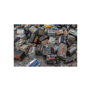 Ferraille de batterie au plomb drainé répertoriée en vente avec une teneur élevée en plomb pour un recyclage efficace - Product Image 2