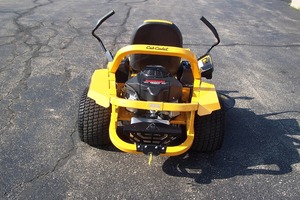 Tondeuse à gazon haute performance Cub Cadet ULTIMA ZT1 54P 2022, équipée d'un plateau de coupe de 54 pouces fabriqué en acier, alimentée par un moteur à essence de 23 ch. - Product Image 5