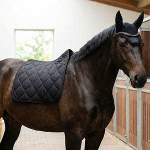 Selle matelassée tout noire avec garniture en corde, accessoire élégant pour le saut et l'entraînement, dotée d'une doublure en coton mousse et d'une maille - Product Image 2