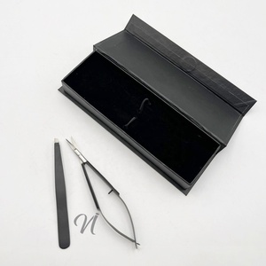 Ensemble de pinces à sourcils personnalisées de qualité supérieure, 100% acier inoxydable, pointe inclinée noire, légères et durables - Product Image 3