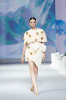 Robe Cape d'Hiver à Col Nœud, Broderie Florale 3D, Mini-Robe Romantique Coupe A-Line, Taille Naturelle, Jaune Clair pour Soirées, Vietnam