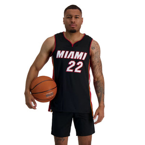 Maillot de basketball personnalisé OEM pour homme, débardeur athlétique sans manches à col en V, noir avec bordures rouges et jaunes, en polyester respirant - Product Image 1