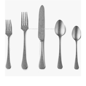 ชุดช้อนส้อมสแตนเลสสตีลสไตล์อเมริกันโมเดิร์นสุดหรู พร้อมด้ามจับเคลือบเงาแบบราชวงศ์ สำหรับใช้ในบ้านและงานแต่งงาน - Product Image 1