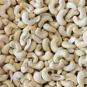 เม็ดมะม่วงหิมพานต์ดิบขายส่ง แหล่งกำเนิดเวียดนาม คุณภาพสูง บรรจุภัณฑ์แบบ OEM/ODM อายุการเก็บรักษา 24 เดือน ยี่ห้อซานติโก เกรด W240 แช่เย็น/แช่แข็ง - Product Image 1