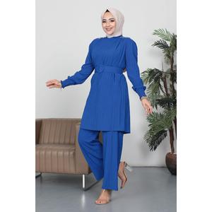 Conjunto de 2 Piezas de Algodón con Top Largo de Patrón Sólido Informal y Pantalones Cortos Midi con Cinturón y Detalle de Piedras para el Verano - Product Image 6