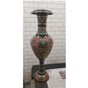 โต๊ะศิลปะสไตล์โบราณตกแต่งทองเหลืองเสร็จสิ้นแจกันดอกไม้สําหรับตกแต่งบ้านคุณภาพสูงการออกแบบใหม่หรูหราทําด้วยมือที่ดีที่สุด - Product Image 4