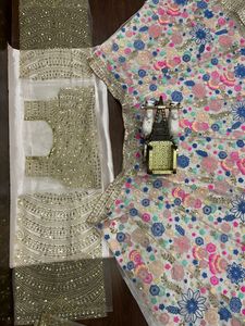 Lehenga Choli élégant en tulle uni, mode indienne et pakistanaise, avec des sequins brodés, avec cancan et patta en toile - Product Image 5