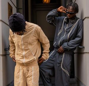 Chándales de nylon Vintage Oversized Graphic Print Plus Size Hombres Streetwear Camiseta hecha de algodón pesado - Product Image 2