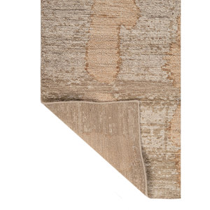 พรมขนสัตว์ถักมือสีเบจและสีน้ำตาล รุ่น AKWL-2098 ลายกราฟิกขนาดใหญ่ สำหรับตกแต่งห้องนั่งเล่นและทางเดินในบ้าน - Product Image 5