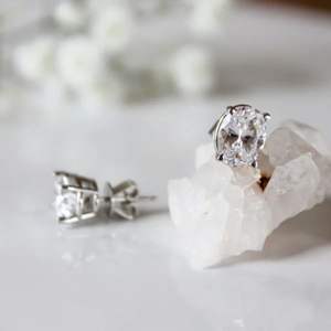 Boucles d'oreilles ovales en diamant pour femme - Product Image 2