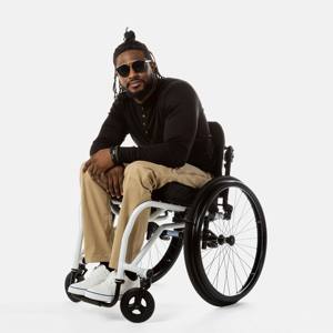 Pantalones vaqueros duraderos de corte relajado para hombre con bolsillos con cremallera Denim moderno y funcional con un amplio espacio de bolsillo para uso informal - Product Image 2