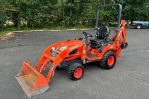 Tractor Utilitario Compacto Kubota BX25D Original de 23 HP |   Tractor Diésel 4x4 para Agricultura y Jardinería - Product Image 2