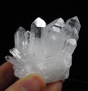 Mẫu Vật Tinh Thể Thạch Anh Trong Suốt Lớn Tự Nhiên Tinh Thể Điểm Tinh Thể Để Bán Trực Tiếp Từ Sản Xuất - Product Image 2