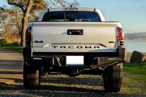 Toyota Tacoma Limited Doble Cabina 4x4 Usada, Año 2023 - Product Image 2