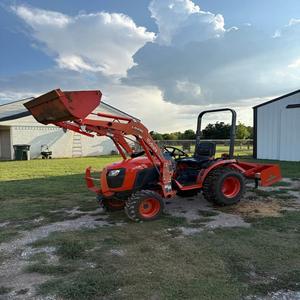 Achetez pour le tracteur à chenilles B2401DT 21HP Pompe Qualité supérieure Livraison rapide Vente en gros Efficacité agricole - Product Image 1