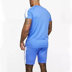 Camiseta de Diseño de Moda de verano OEM y pantalones cortos de verano para hombre - Product Image 4