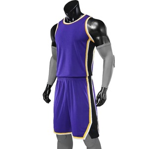 Uniforme de Baloncesto Personalizado para Hombre, Modelo Ar007 Rojo, Ropa Deportiva Personalizable de Calidad, Crafts and Co., Pakistán - Product Image 2