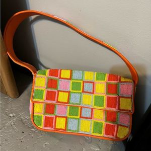 Pochette à monnaie brodée chic avec perles de rocaille-Couleur légère personnalisable et forme carrée pour cadeaux faits à la main - Product Image 1