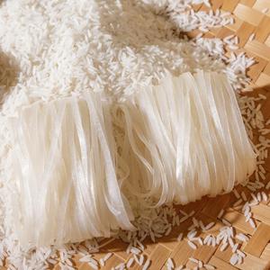 Chaînes de soie 100% vermicelles de riz purs de qualité A, bâtonnets de nouilles séchées emballés sur mesure, origine Vietnam - Product Image 1
