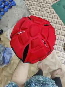 Casque de protection souple respirant pour jeunes, idéal pour les sports nautiques, le flag football et le football américain - Product Image 3