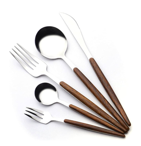 Cubiertos con mango de madera de Calidad exclusiva Cuchillo de acero espejado Tenedor Cuchara Juego de cubiertos Ensalada Fruta Desayuno Usos Juego de tenedor - Product Image 4