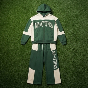 Ensemble de survêtement deux pièces avec sweat à capuche zippé et pantalon de jogging à jambes larges, couleur vert et crème - Product Image 6