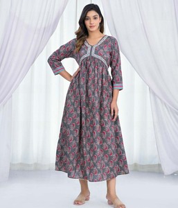 Kurti en coton respirant à boutons, cousu à la main, décontracté et élégant pour femmes, pour tous les jours - Product Image 3