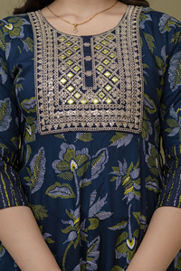 Vestido largo de calidad superior, bordado de secuencia, trabajo lateral, telar manual Dori, fabricante indio - Product Image 6