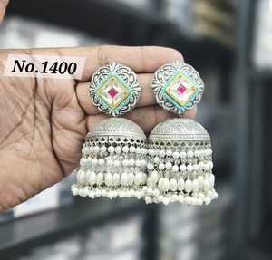 Boucles d'oreilles Jhumka personnalisées, style décontracté rétro, boucles d'oreilles circulaires, boucles d'oreilles en forme de cloche, boucles d'oreilles Jhumki traditionnelles de style indien, vente en gros - Product Image 5