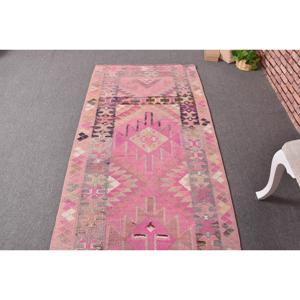 Alfombra Kilim de 3x11.1 pies, Alfombra Turca Vintage, Alfombra Rosada y Gris de Estilo Suroeste - Product Image 4