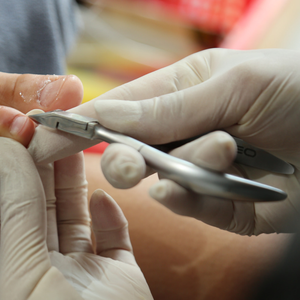 Pinza de cutícula profesional de acero inoxidable, el mejor servicio de una parada, listo para enviar con precio al por mayor - Product Image 4