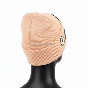 Bonnet en tricot acrylique doux de qualité supérieure pour femmes, 260 GSM, couleurs unies, logo personnalisé, broderie, style jacquard, bonnets - Product Image 4