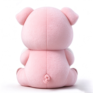 Peluche único de cerdito rosa, adorable y tierno, en pose sentada, con grandes ojos negros redondos, mejillas rosadas, sosteniendo una suave pelota de peluche blanca. - Product Image 3