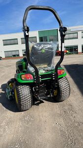 Tractor Compacto Diésel John Deere X940 Nuevo de Venta, Cortadora de Césped Inalámbrica 4x4 con Plataforma de Corte de 137 cm para Agricultura y Bricolaje - Product Image 4