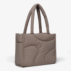 Sac à main matelassé de voyage, grand sac de travail avec compartiments, sac fourre-tout léger et matelassé avec fermeture éclair, le sac fourre-tout Drift - Product Image 1