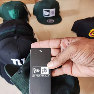 Gorra de Béisbol de 5 Paneles Estilo Hip Hop con Logo Bordado en 3D Visera de Gamuza 100% Algodón Unisex Ajustable a la Moda para Ciclismo y Fiestas - Product Image 4