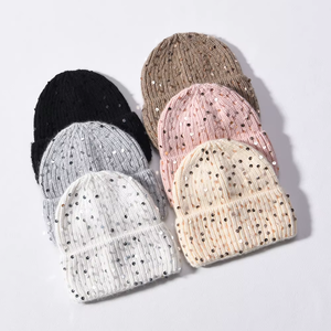 Bonnets doublés en polaire de qualité supérieure Bonnets confortables et chauds légers durables sur mesure pour le jacquard d'hiver - Product Image 1