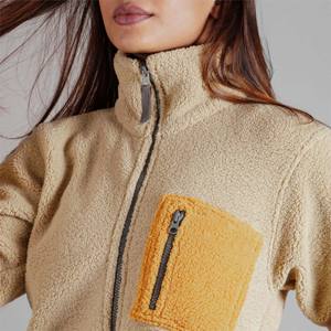 Chaqueta de lana Sherpa para mujer: chaqueta cálida y acogedora, perfecta para ropa informal, trajes de invierno y actividades al aire libre - Product Image 4