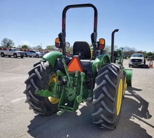 Tractor agrícola JohnDerr 520M de alta calidad 40HP 4x4 con 60 engranajes de plataforma de siega y componentes de núcleo de motor ruedas 4WD - Product Image 5