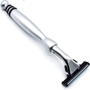 Maquinilla de Afeitar de Triple Hoja de Calidad Premium para Usuarios de Gillette, Ideal para Barberías, Salones y Uso Personal - Product Image 6