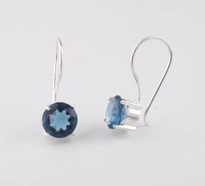 Boucles d'oreilles clous en argent sterling avec topaze bleue de Londres, petite taille, coupe ronde, plaqué or, faites à la main, bijoux d'anniversaire pour femmes - Product Image 6