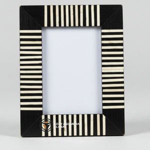 Cadre photo de luxe en incrustation d'os noir Cadre décoratif artisanal pour photos et souvenirs - Product Image 1