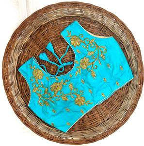 Hermosa Blusa Con Trabajo Hecho A Mano, Zari Y Trabajo De Hilo - Product Image 2