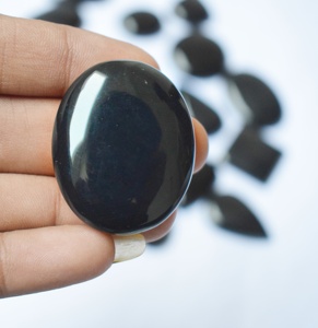 Cabochon en onyx noir fait à la main de qualité AAA pierre précieuse naturelle avec jeu de couleur en forme de coeur tailles mélangées traitement thermique - Product Image 4