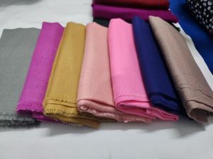 Bufandas Largas de Cachemira para Mujer, Ligeras, Suaves y Cálidas para Todas las Temporadas, Estilos Tradicionales con Estampados Florales, de Lunares o de Animales, Reversibles - Product Image 2