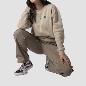 เสื้อสเวตเตอร์คอกลมของผู้หญิงผ้าคอตตอนแบบเรียบปักลายสำหรับตกแต่งโลโก้หน้าสำหรับฤดูหนาว - Product Image 1